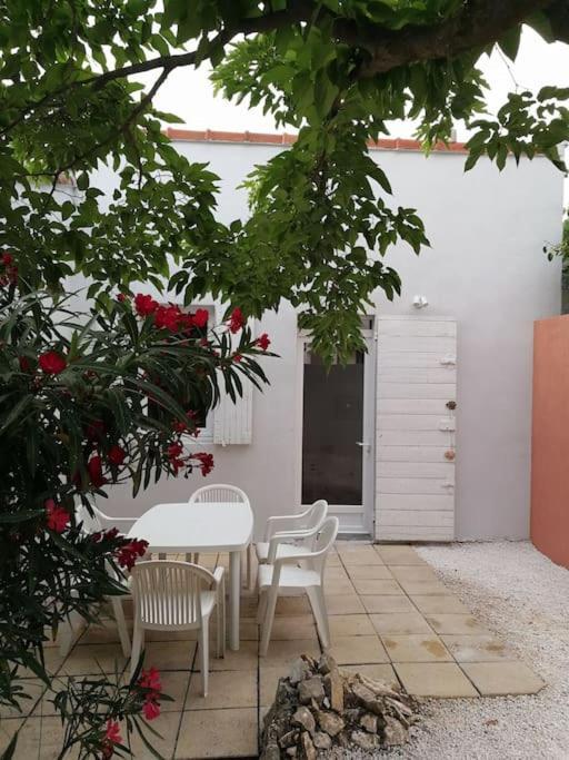 Villa Au Calme Avec Exterieur Et Parking Gratuit Aux Portes D'Aix Et Marseille Emplacement Ideal ภายนอก รูปภาพ